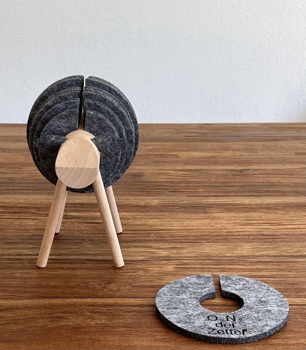 O.N. Der Zetter - Onderzetters Voor Glazen - Houten Rendier XL Met 12 Vilten Onderzetters - Groot - Rond - Donkergrijs - Bruin - Decoratie - Hittebestendig - Housewarming - Afscheid - Kado - Verjaardag - Man - Vrouw - Pasen Cadeau Feest Uniek 25 Euro 10 O.N. Der Zetter - Onderzetters Voor Glazen - Houten Rendier XL Met 12 Vilten Onderzetters - Groot - Rond - Donkergrijs - Bruin - Decoratie - Hittebestendig - Housewarming - Afscheid - Kado - Verjaardag - Man - Vrouw - Pasen Cadeau Feest Uniek 25 Euro - Afbeelding 9