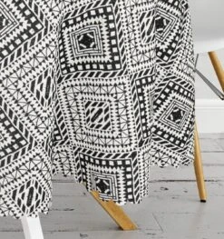 Rond Tafelkleed Ø140cm - De Groen Home - Bedrukt Velvet Textiel - Zwarte & Witte Scandinavisch Design - Tafelkleed -Bormioli Rocco winkel 1128x1200