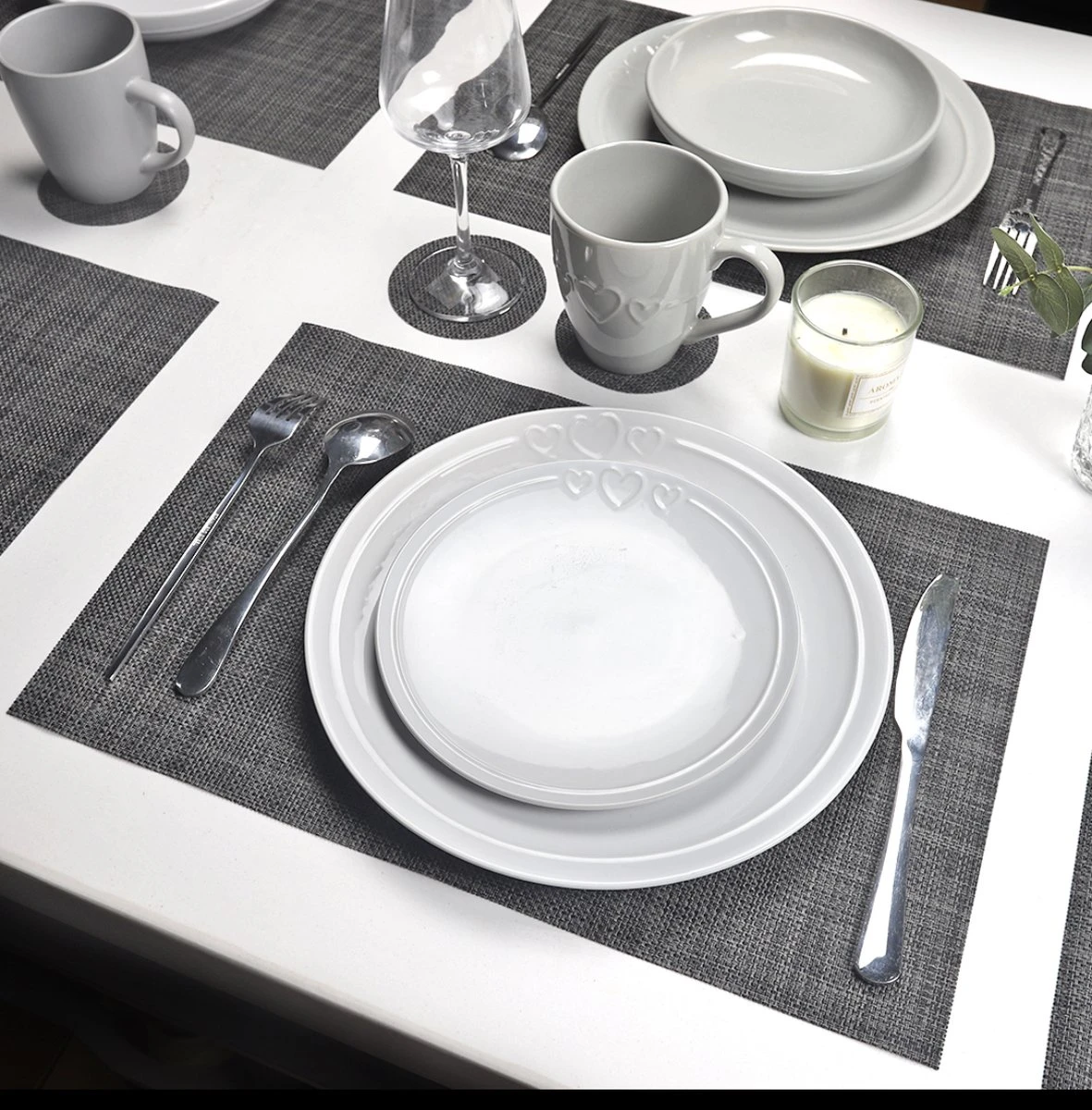 Merkloos De Millennials Duurzame Placemats 6+6 (gratis Coaster) - Zwart- Decoratie - Hittebestendig - Makkelijk Schoon - Fijngeweven PVC - Herbruikbare - Keukenaccessoires - Cadeau 3 Merkloos De Millennials Duurzame Placemats 6+6 (gratis Coaster) - Zwart- Decoratie - Hittebestendig - Makkelijk Schoon - Fijngeweven PVC - Herbruikbare - Keukenaccessoires - Cadeau