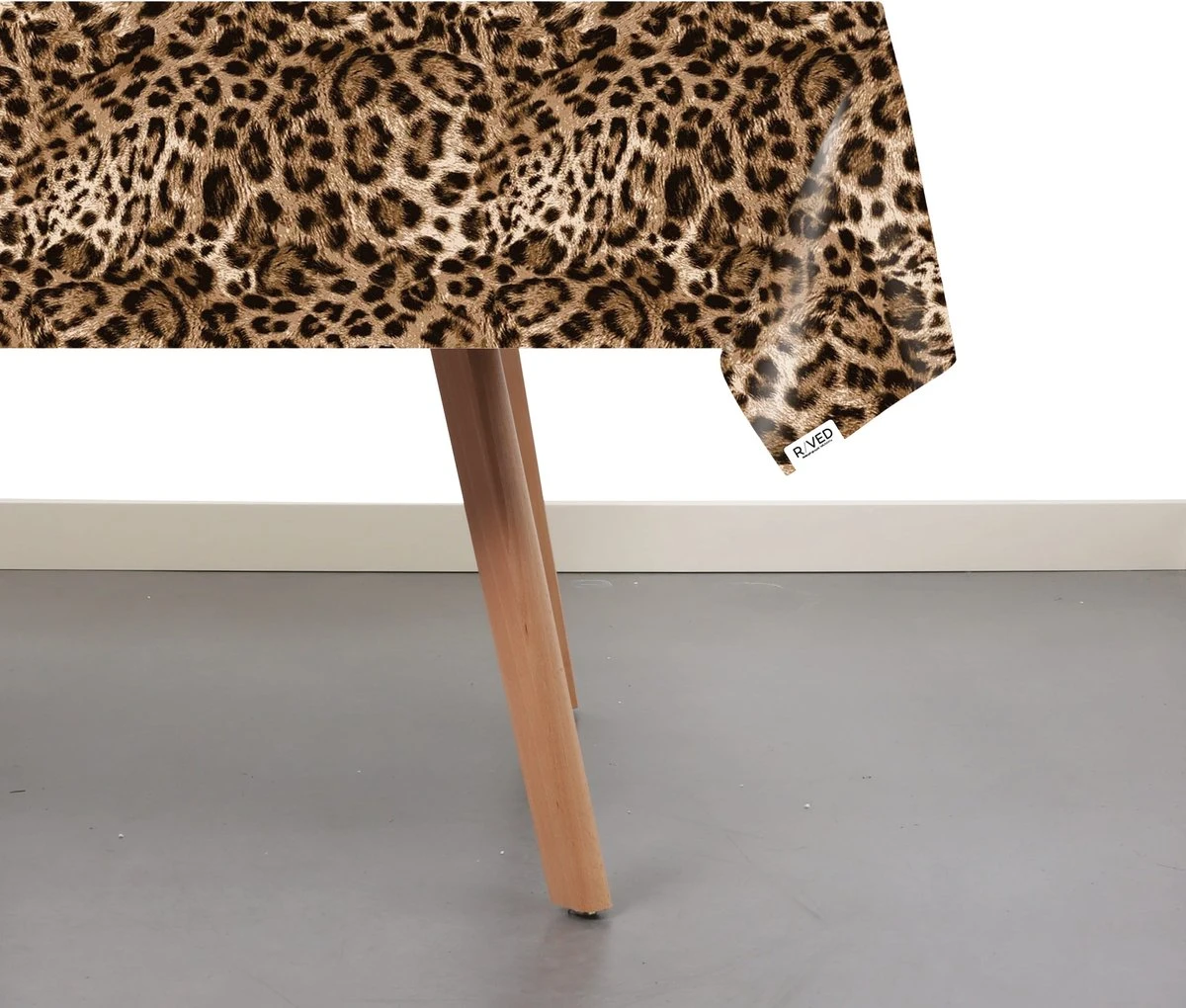 Raved Tafelzeil Panterprint 140 Cm X 50 Cm - PVC - Afwasbaar 7 Raved Tafelzeil Panterprint 140 Cm X 50 Cm - PVC - Afwasbaar - Afbeelding 5