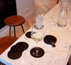 Brute Strength - Onderzetters Voor Glazen - Leer - Zwart - Rond - 10 Stuks 11 Brute Strength - Onderzetters Voor Glazen - Leer - Zwart - Rond - 10 Stuks -Bormioli Rocco winkel 1200x1099