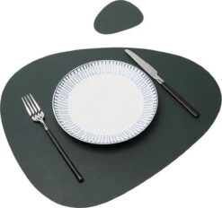 LUTCHOS Placemat Set - 12 Delig - Glorious Green - Lederlook - Waterafstotend - Krasbestendig 27 LUTCHOS Placemat Set - 12 Delig - Glorious Green - Lederlook - Waterafstotend - Krasbestendig -Bormioli Rocco winkel 1200x1125 2