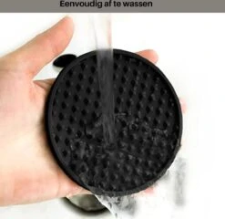 Castagnola Siliconen Onderzetters Met Houder – Onderzetters Voor Glazen – Onderzetters Design – Onderzettersset – Drink Onderzetters – Hoogwaardige Siliconen – Set Van 14 – Zwart 15 Castagnola Siliconen Onderzetters Met Houder – Onderzetters Voor Glazen – Onderzetters Design – Onderzettersset – Drink Onderzetters – Hoogwaardige Siliconen – Set Van 14 – Zwart -Bormioli Rocco winkel 1200x1167 1