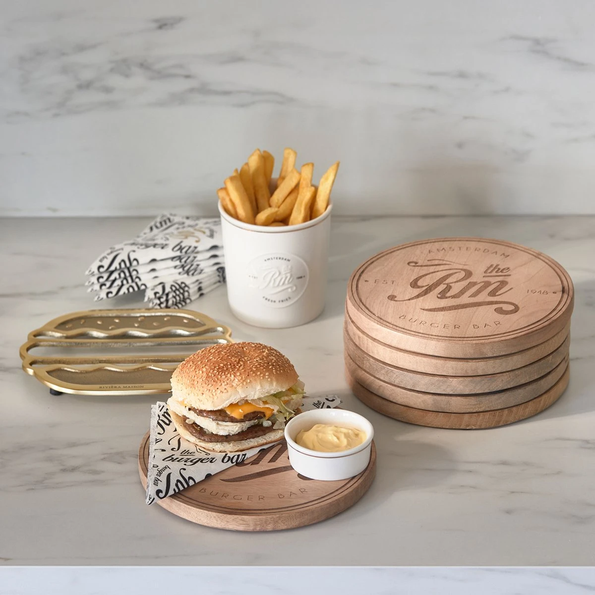 Riviera Maison Onderzetter Voor Pannen, Hamburger - Classic Burger Trivet - Goud - Aluminium - 1 Stuk 4 Riviera Maison Onderzetter Voor Pannen, Hamburger - Classic Burger Trivet - Goud - Aluminium - 1 Stuk - Afbeelding 2