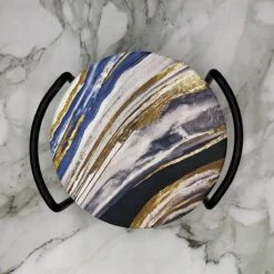 Maison Extravagante - Luxe Onderzetters 'Nordic' Voor Glazen En Mokken - Set Van 6 - Inclusief Zwarte Metalen Houder - Keramische Onderzetters - Anti-slip - Rond