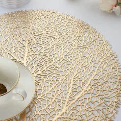 Gouden Placemat Leaf - Rond - Set Van 4 Stuks - Bloem - Blad Goud- Elegant - Chique - Feest - Bruiloft - Trouwen - Hoogwaardig Kwaliteit - 38 Cm - Feestelijk Dineren 11 Gouden Placemat Leaf - Rond - Set Van 4 Stuks - Bloem - Blad Goud- Elegant - Chique - Feest - Bruiloft - Trouwen - Hoogwaardig Kwaliteit - 38 Cm - Feestelijk Dineren -Bormioli Rocco winkel 1200x1200 609
