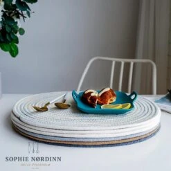 Placemats Van Sophie Nordinn® - Placemat Abisko (Donkergrijs) - Set (4 Stuks) Van Katoen - 43 Cm X 34 Cm 19 Placemats Van Sophie Nordinn® - Placemat Abisko (Donkergrijs) - Set (4 Stuks) Van Katoen - 43 Cm X 34 Cm -Bormioli Rocco winkel 1200x1200 672