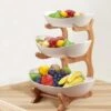 DESIGN Fruitschaal - Etagere 3 Laags – Landelijk Fruitmand Hout Keramiek - Schaal Decoratie - Voor Fruit / Groente / Snacks / Cadeau Brood 1 DESIGN Fruitschaal - Etagere 3 Laags – Landelijk Fruitmand Hout Keramiek - Schaal Decoratie - Voor Fruit / Groente / Snacks / Cadeau Brood -Bormioli Rocco winkel 1200x1200 818