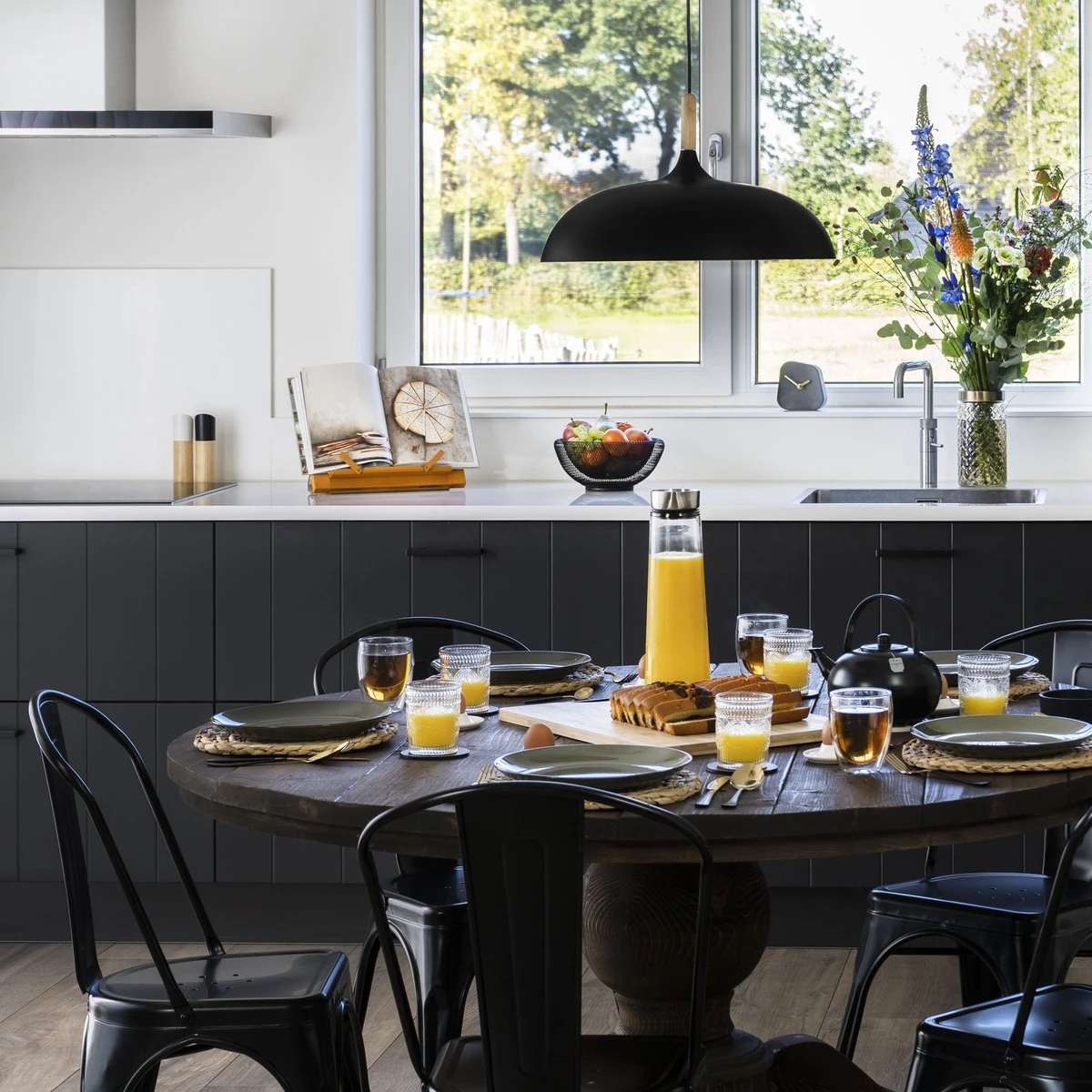 Krumble Karaf Van Glas - Waterkan - Met Deksel - 10,5 X 33 Cm (dxh) - 1,5 Liter - Glas En RVS 6 Krumble Karaf Van Glas - Waterkan - Met Deksel - 10,5 X 33 Cm (dxh) - 1,5 Liter - Glas En RVS - Afbeelding 4