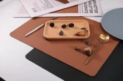 Jay Hill Placemats - Vegan Leer - Zwart - 46 X 33 Cm - 6 Stuks 16 Jay Hill Placemats - Vegan Leer - Zwart - 46 X 33 Cm - 6 Stuks -Bormioli Rocco winkel 1200x799 5