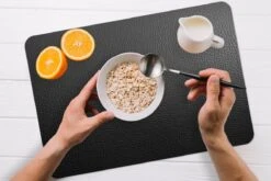 Placemat - Placemats Kunststof - Lederen Structuur - Zwart Wit - 45x30 Cm - 6 Stuks - Hittebestendig - Anti-Slip - Onderlegger - Afneembaar -Bormioli Rocco winkel 1200x800 79