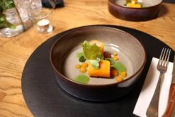 Jay Hill Placemats - Vegan Leer - Zwart - ø 38 Cm - 6 Stuks 9 Jay Hill Placemats - Vegan Leer - Zwart - ø 38 Cm - 6 Stuks -Bormioli Rocco winkel 1200x800 92