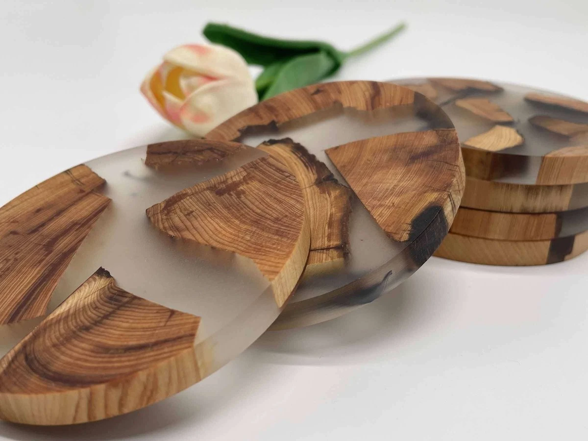 Four Love Onderzetters Voor Glazen - Rond - 6 Stuks - Luxe Design Onderzetters Met Houder - Housewarming Cadeau - Tafelbeschermer - Onderzetters Design - Hout En Hars 5 Four Love Onderzetters Voor Glazen - Rond - 6 Stuks - Luxe Design Onderzetters Met Houder - Housewarming Cadeau - Tafelbeschermer - Onderzetters Design - Hout En Hars - Afbeelding 3