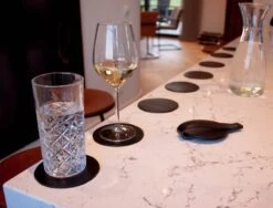 Brute Strength - Onderzetters Voor Glazen - Leer - Zwart - Rond - 10 Stuks 12 Brute Strength - Onderzetters Voor Glazen - Leer - Zwart - Rond - 10 Stuks -Bormioli Rocco winkel 1200x911