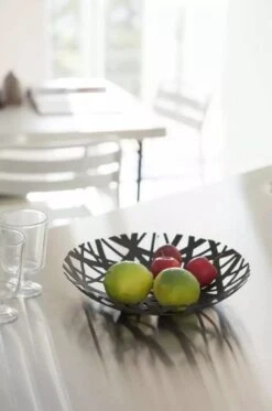 YAMAZAKI 02498, Fruitschaal Tower - Ø 26 Cm - Zwart -Bormioli Rocco winkel 794x1200 1