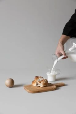 Sagaform - Nature - Wijn Karaf Met Eiken Stopper 16 Sagaform - Nature - Wijn Karaf Met Eiken Stopper -Bormioli Rocco winkel 800x1200 24