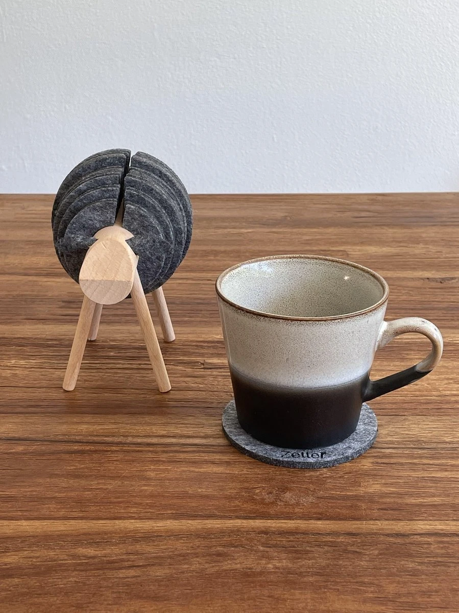 O.N. Der Zetter - Onderzetters Voor Glazen - Houten Rendier XL Met 12 Vilten Onderzetters - Groot - Rond - Donkergrijs - Bruin - Decoratie - Hittebestendig - Housewarming - Afscheid - Kado - Verjaardag - Man - Vrouw - Pasen Cadeau Feest Uniek 25 Euro 8 O.N. Der Zetter - Onderzetters Voor Glazen - Houten Rendier XL Met 12 Vilten Onderzetters - Groot - Rond - Donkergrijs - Bruin - Decoratie - Hittebestendig - Housewarming - Afscheid - Kado - Verjaardag - Man - Vrouw - Pasen Cadeau Feest Uniek 25 Euro - Afbeelding 7