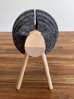 O.N. Der Zetter - Onderzetters Voor Glazen - Houten Rendier XL Met 12 Vilten Onderzetters - Groot - Rond - Donkergrijs - Bruin - Decoratie - Hittebestendig - Housewarming - Afscheid - Kado - Verjaardag - Man - Vrouw - Pasen Cadeau Feest Uniek 25 Euro 18 O.N. Der Zetter - Onderzetters Voor Glazen - Houten Rendier XL Met 12 Vilten Onderzetters - Groot - Rond - Donkergrijs - Bruin - Decoratie - Hittebestendig - Housewarming - Afscheid - Kado - Verjaardag - Man - Vrouw - Pasen Cadeau Feest Uniek 25 Euro -Bormioli Rocco winkel 899x1200 9